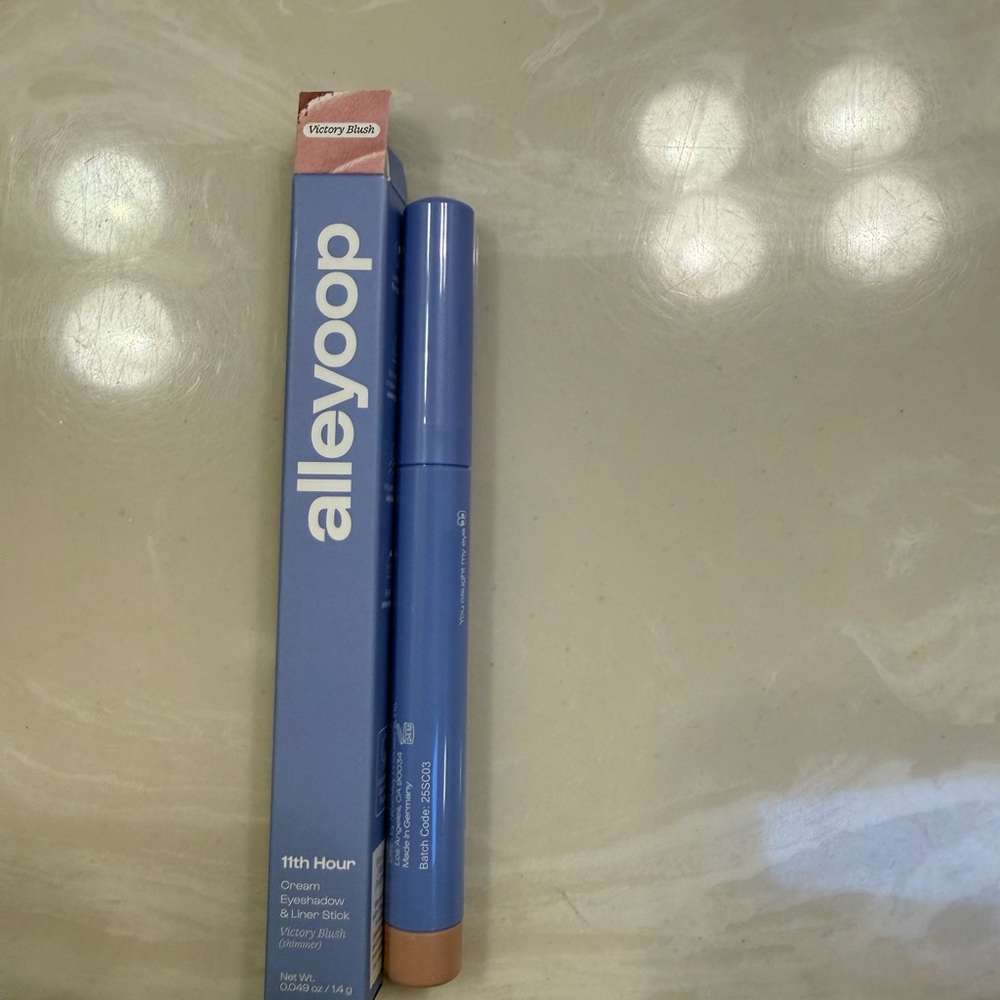 Alleyoop 11th Hour Cream Eyeshadow & Liner Stick - Victory Blush